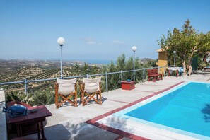 Exterior - Secluded Villa With Private Pool, Panoramic Views (Minoa Pediada)