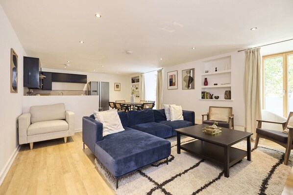 アパートメント バルコニー | リビング エリア