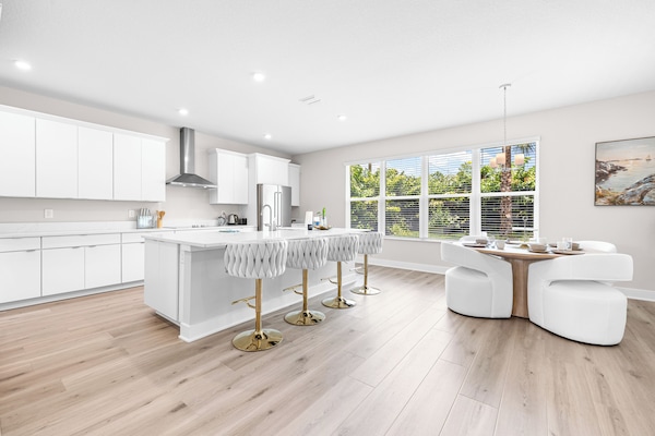 Frigorífic, microones, forn i placa de cuina