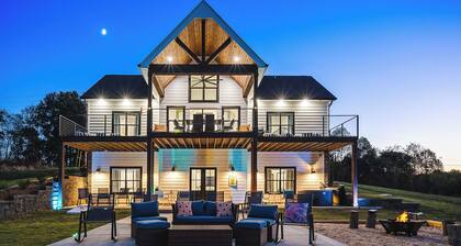 Grand Ole View on Center Hill Lake in Smithville, TN