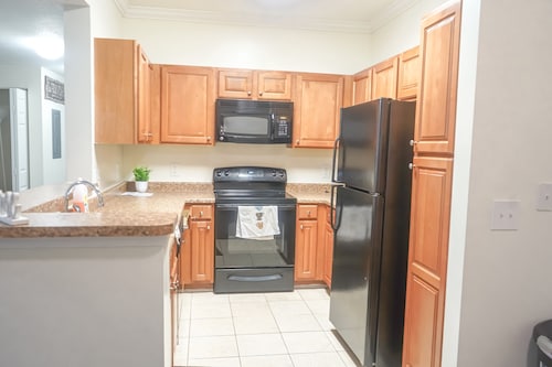 2-bedroom apartment in beautiful Huntsville with AC