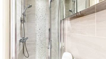 Studio (North End Hideaway) | Bathroom