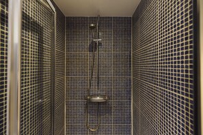 Apartment, Balcony | Bathroom - Putney Terrace Apartment (London)