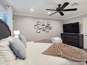 4 bedrooms, desk, iron/ironing board, travel cot