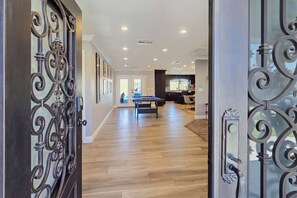 Interior - The Strip Escape | Private Pool ,BBQ & Fireplace! (Las Vegas)