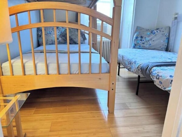 2 bedrooms, Internet, bed sheets