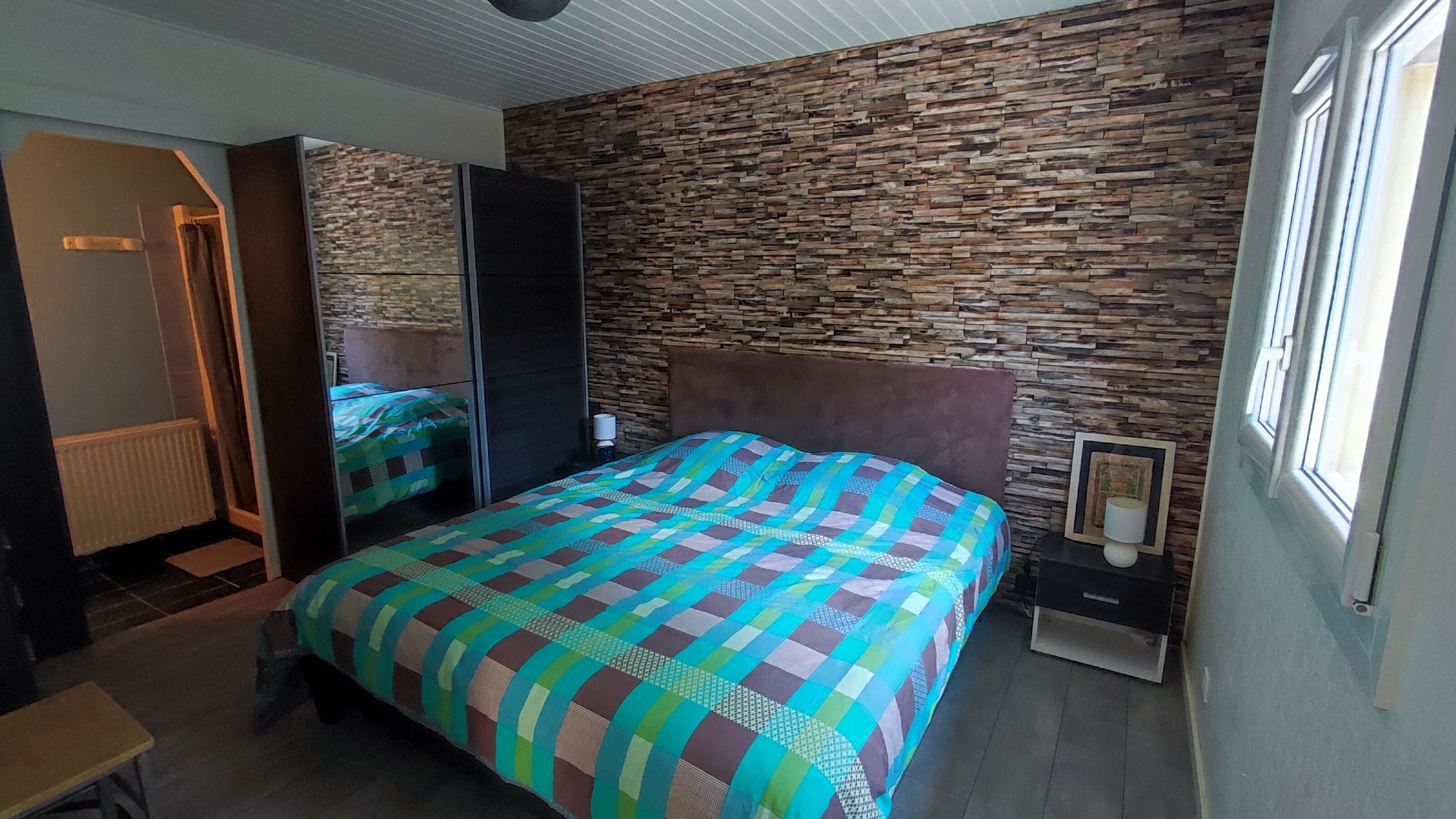 3 chambres, fer et planche à repasser, Wi-Fi, draps fournis