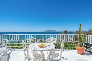 Outdoor dining - Villa Buenavista - One Bedroom Villa, Sleeps 12 (Malaga)