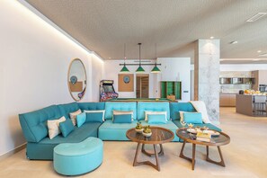 Televisión, chimenea y videojuegos 