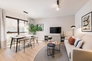 Living area - Constitución XVIII - Two Bedroom Apartment, Sleeps 4 (Málaga)