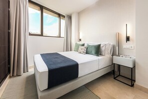 3 bedrooms, iron/ironing board, bed sheets