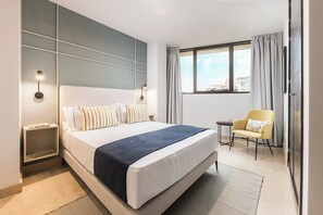 2 chambres, fer et planche à repasser, draps fournis