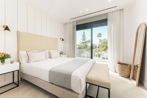 6 chambres, fer et planche à repasser, accès Internet, draps fournis