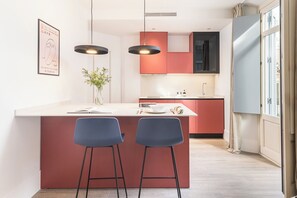 Fridge, microwave, oven, dishwasher