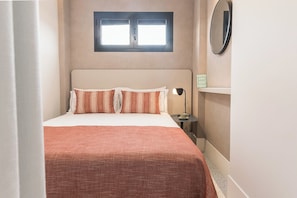 1 chambre, fer et planche à repasser, Wi-Fi gratuit, draps fournis