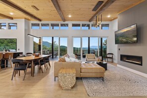 TV connectée, table de tennis de table