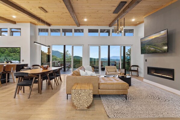 Smart-TV, Tischtennisplatte