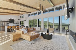 Smart-TV, Tischtennisplatte