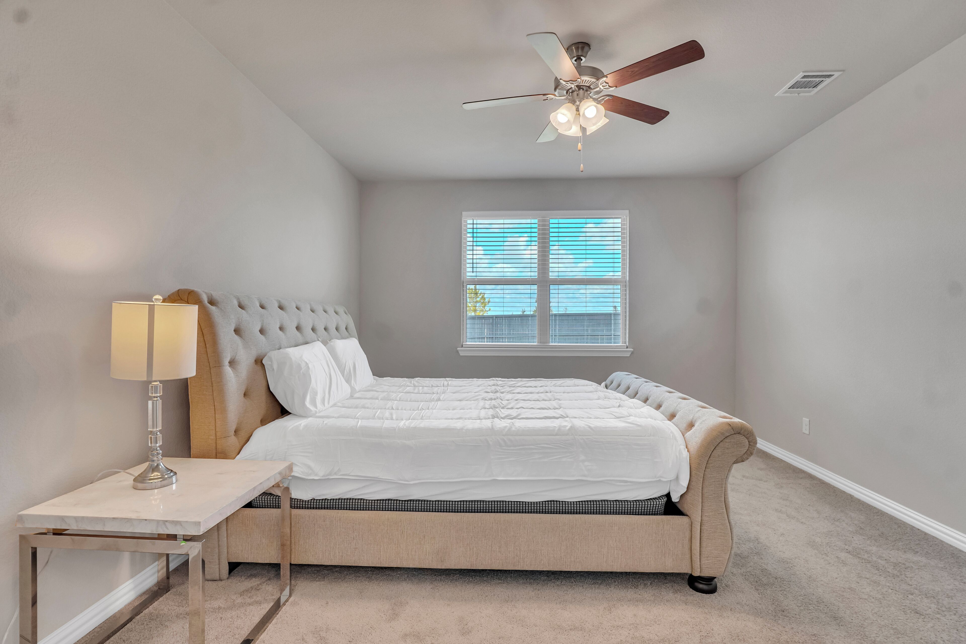 4 habitaciones, tabla de planchar con plancha y wifi gratis 