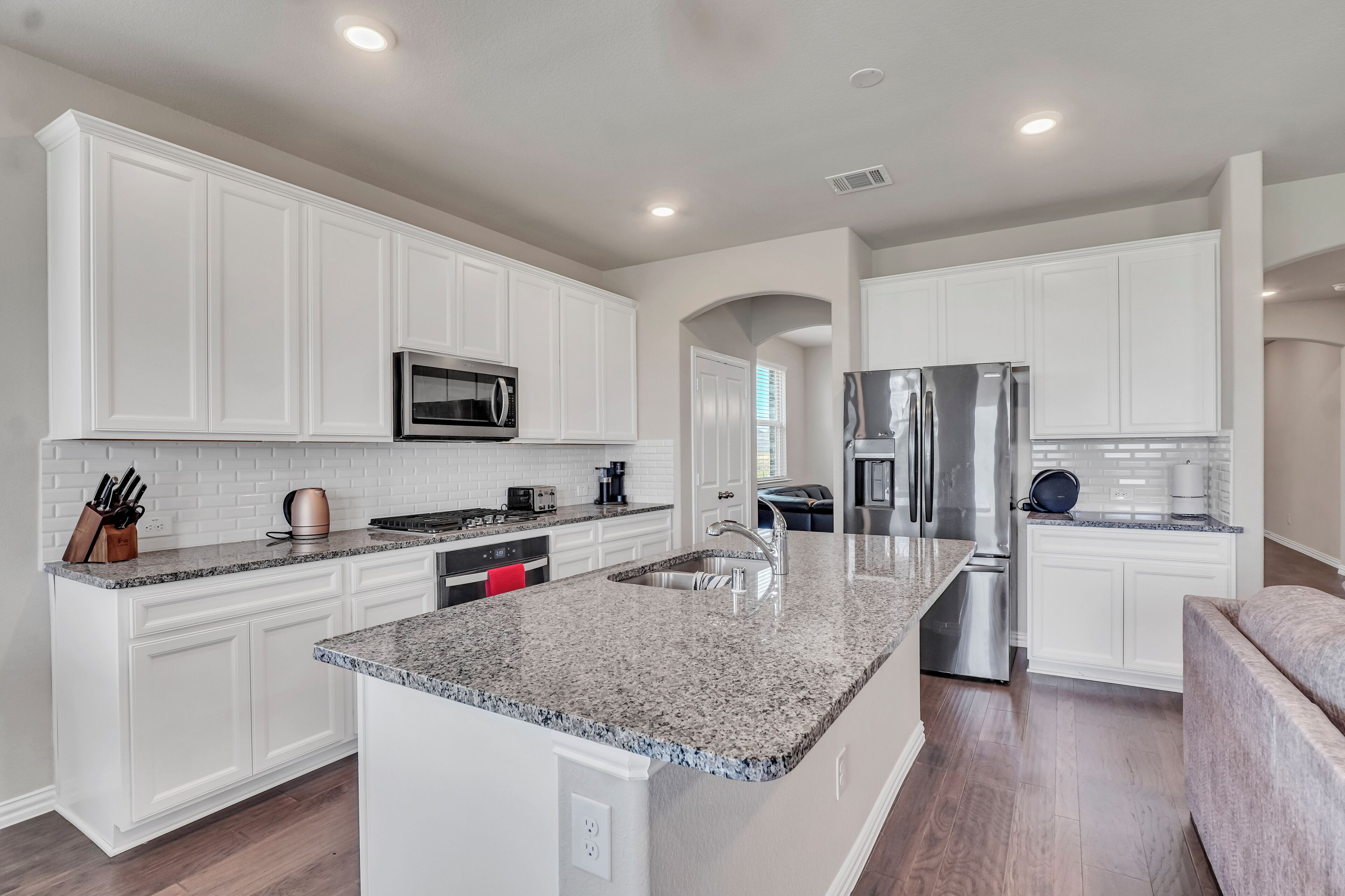 電子レンジ、オーブン、コンロ、食器洗い機