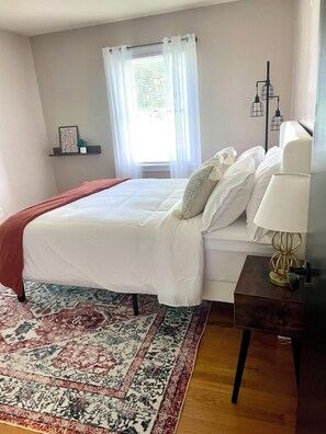 4 bedrooms, WiFi, bed sheets