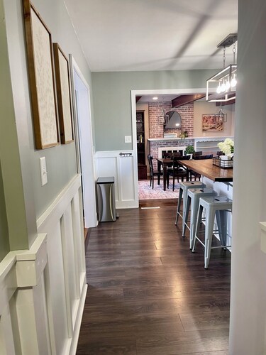 Charming 4-bedroom cottage with peaceful country view in Chambersburg.