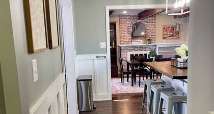 Charming 4-bedroom cottage with peaceful country view in Chambersburg.