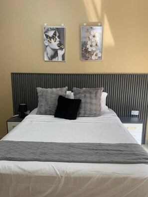 2 多间卧室、熨斗/熨衣板、WiFi、床单