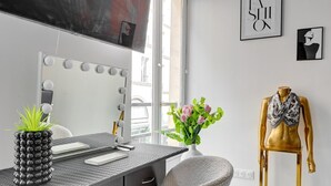 Interior - TBS 337 - Elegant apartment in Paris (Paris)