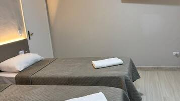 Habitación triple | Escritorio y wifi gratis