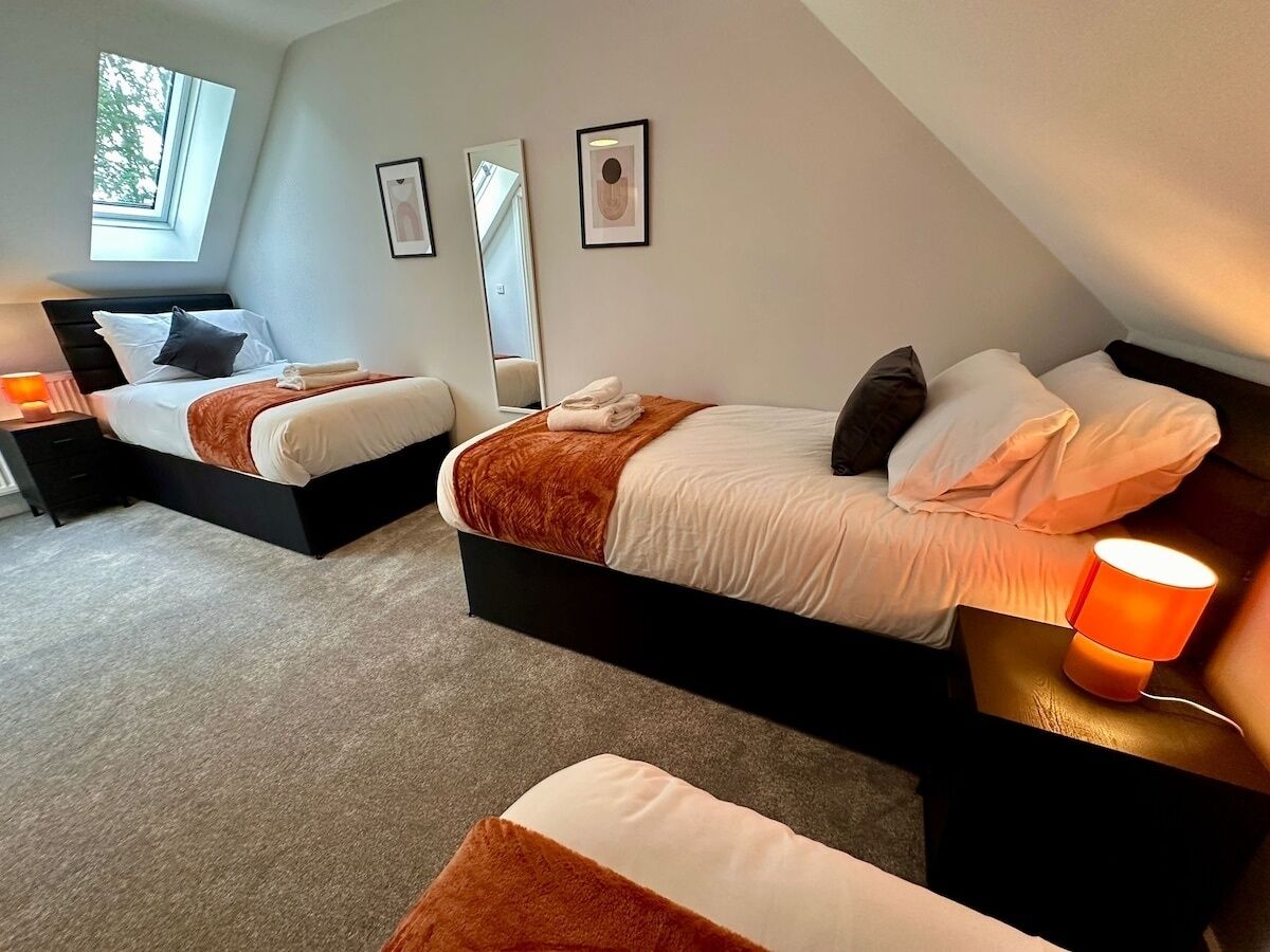 4 chambres, fer et planche à repasser, Wi-Fi, draps fournis