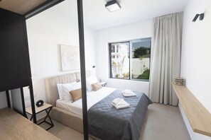 5 quartos, ferros/tábuas de passar roupa, Wi-Fi, roupa de cama