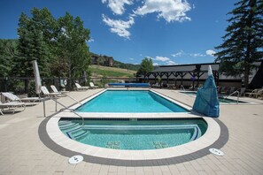 Piscine extérieure, piscine chauffée