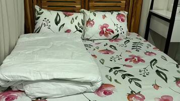 1 habitación, tabla de planchar con plancha y wifi