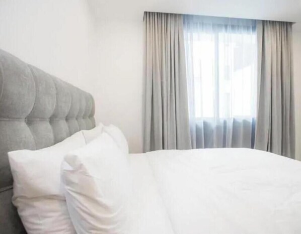 1 chambre, fer et planche à repasser, accès Internet, draps fournis