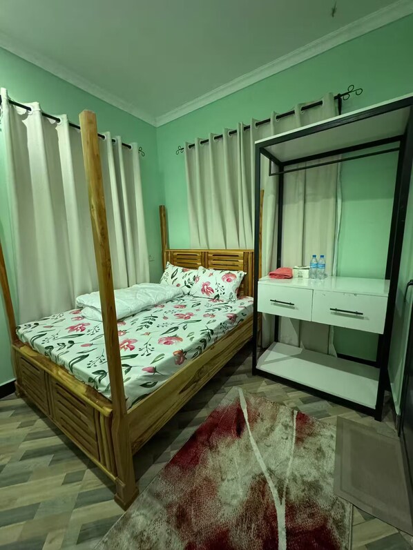 1 dormitorio, tabla de planchar con plancha, wifi