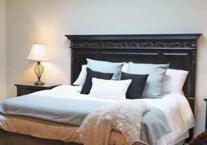3 Schlafzimmer, Schreibtisch, Bügeleisen/Bügelbrett, WLAN