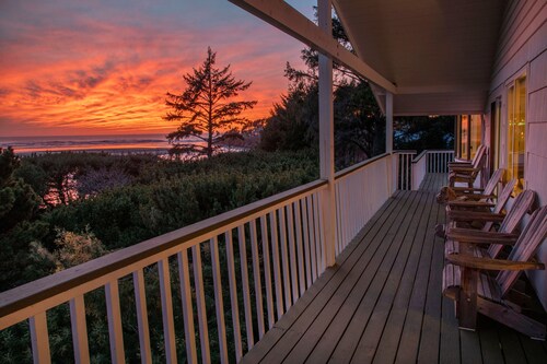 Hidden Luxury Beachfront Estate - Yachats, OR