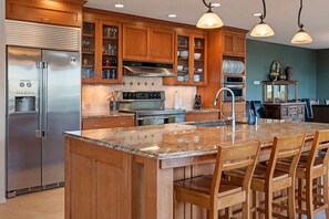 Private kitchen - Hidden Luxury Beachfront Estate - Yachats, OR (Yachats)