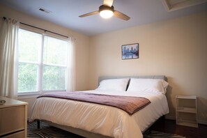 3 bedrooms, iron/ironing board, WiFi, bed sheets