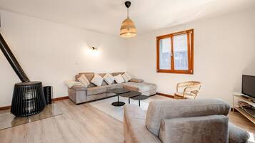 Televisie en een open haard