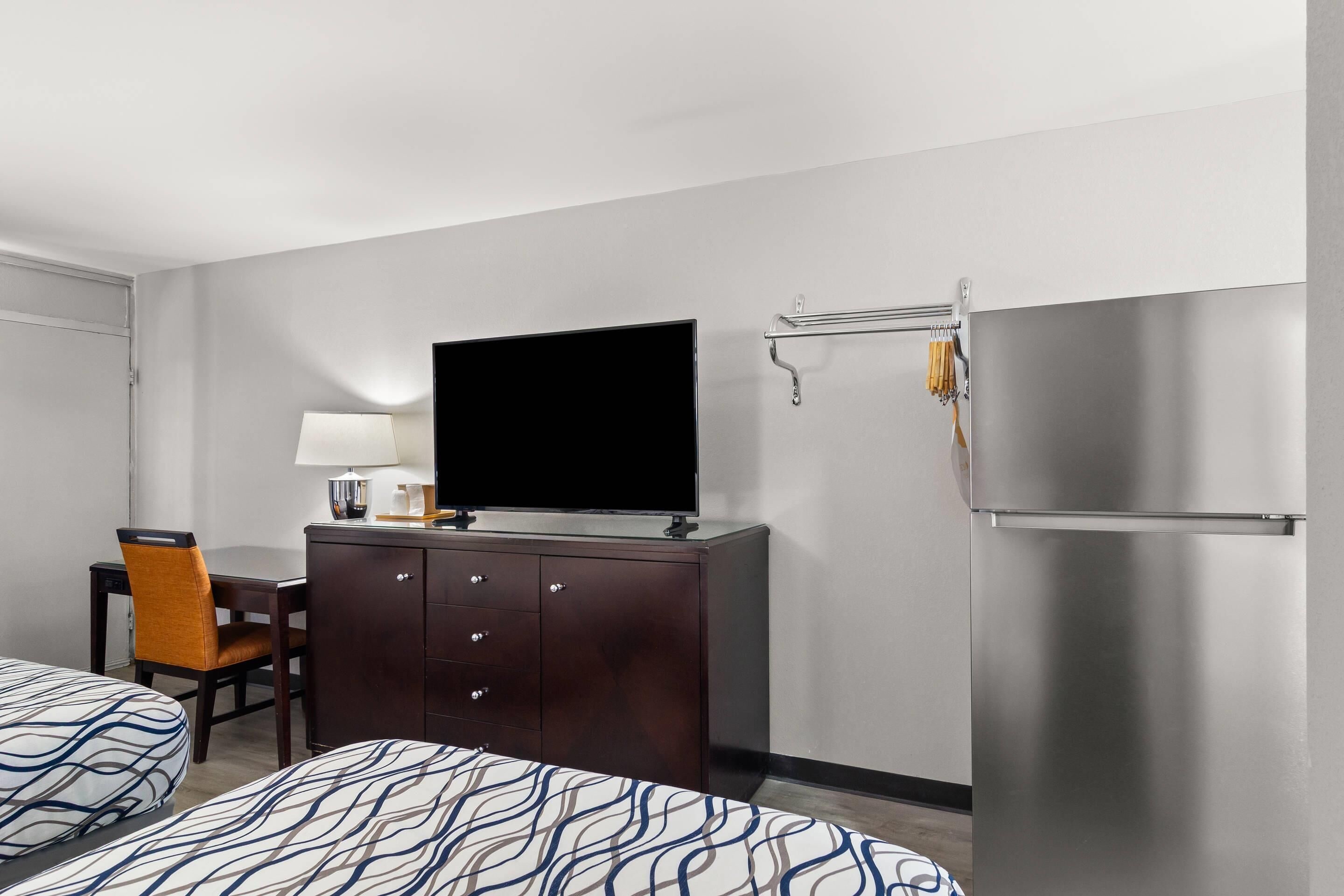 Standard Room, 2 Double Beds, Non Smoking | Individually furnished, laptop workspace, blackout drapes, free WiFi