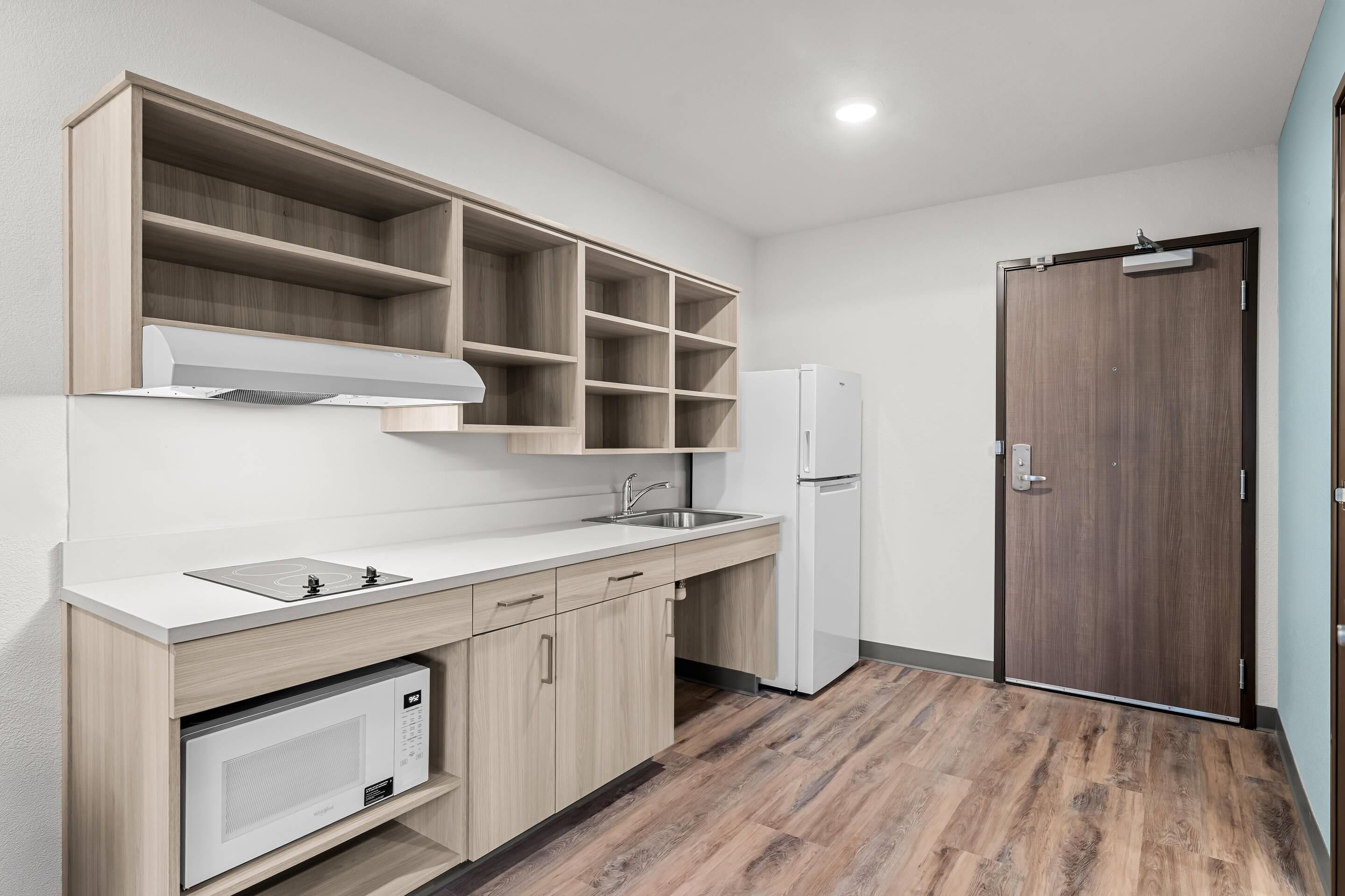 Suite, 1 King Bed, Accessible, Non Smoking | Desk, free WiFi, bed sheets