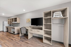 واي فاي مجانًا وملاءات أسرّة