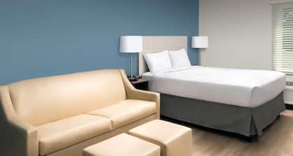 Woodspring Suites Wilmington Riverfront