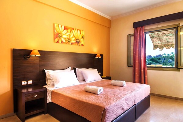 Classic Double Room, Courtyard View | Garden view