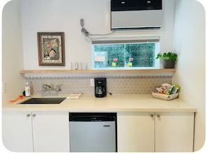 Fridge, microwave, stovetop, coffee/tea maker