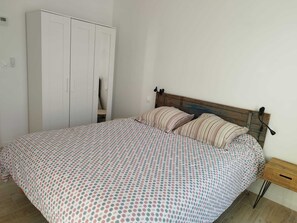 4 bedrooms, iron/ironing board, travel cot, free WiFi - Maison neuve 4 chambres 7 lits doubles vue Marais proche Mer + Sauna 4 personnes (Les Sables-d'Olonne)