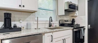 Modern Lakeland Retreat Longterm
