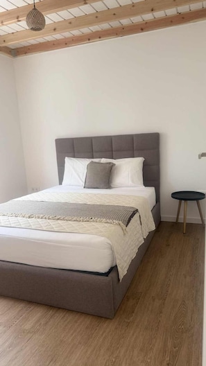 House, Garden View | Iron/ironing board, free WiFi